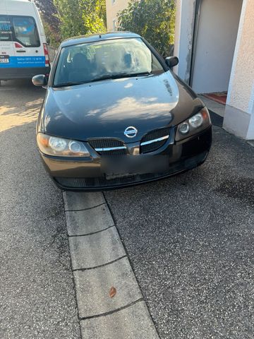 Nissan Almera