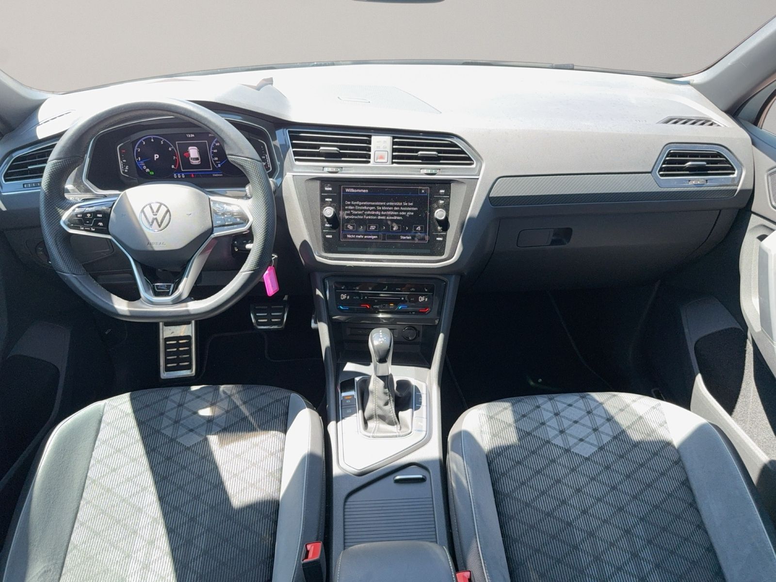 Tiguan 1.5 TSI R-Line, ACC, RearView, App, LED D