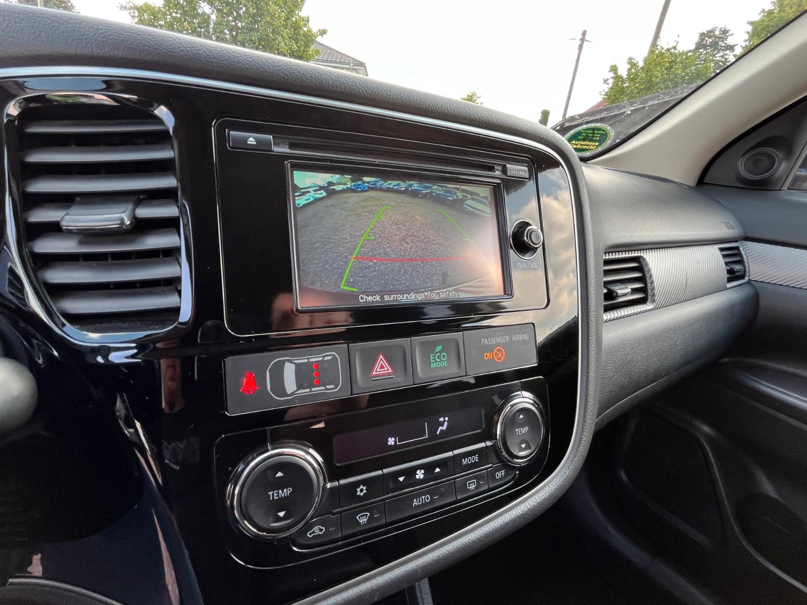 Mitsubishi Outlander Plus 4WD *1Hand*Keyless*DAB*AHK*Kamera