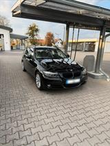 BMW e91 320i Automatik Tüv bis 08/2027 - BMW 320 aus 2009: Kombi, 320i