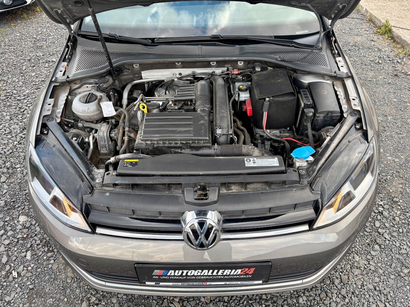 Fahrzeugabbildung Volkswagen Golf VII 1.2 TSI Variant Lounge 1.HAND SCHECKHEF