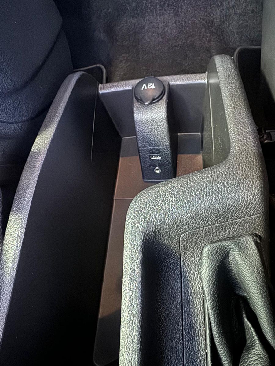 Fahrzeugabbildung Ford Tourneo Connect / KLIMA / PDC / WINTERPAKET