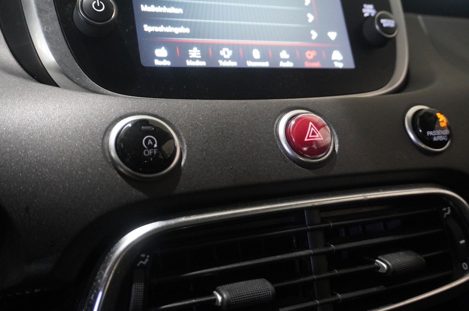 Fahrzeugabbildung Fiat 500X 1.3T CROSS DCT NAVI/LED/PDC/SPORT/TEMP/DAB+