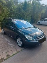 Peugeot 307 1,6. Gepflegt - Peugeot 307 mit Benzin-Antrieb: Kombi, 1.6