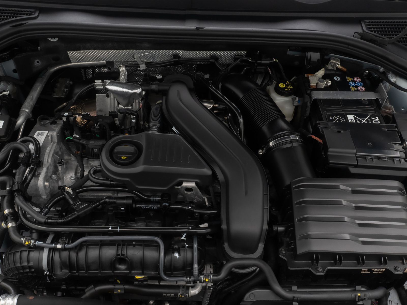 Fahrzeugabbildung Volkswagen Passat 1.5 eHybrid Business 360° AHK ACC Massage
