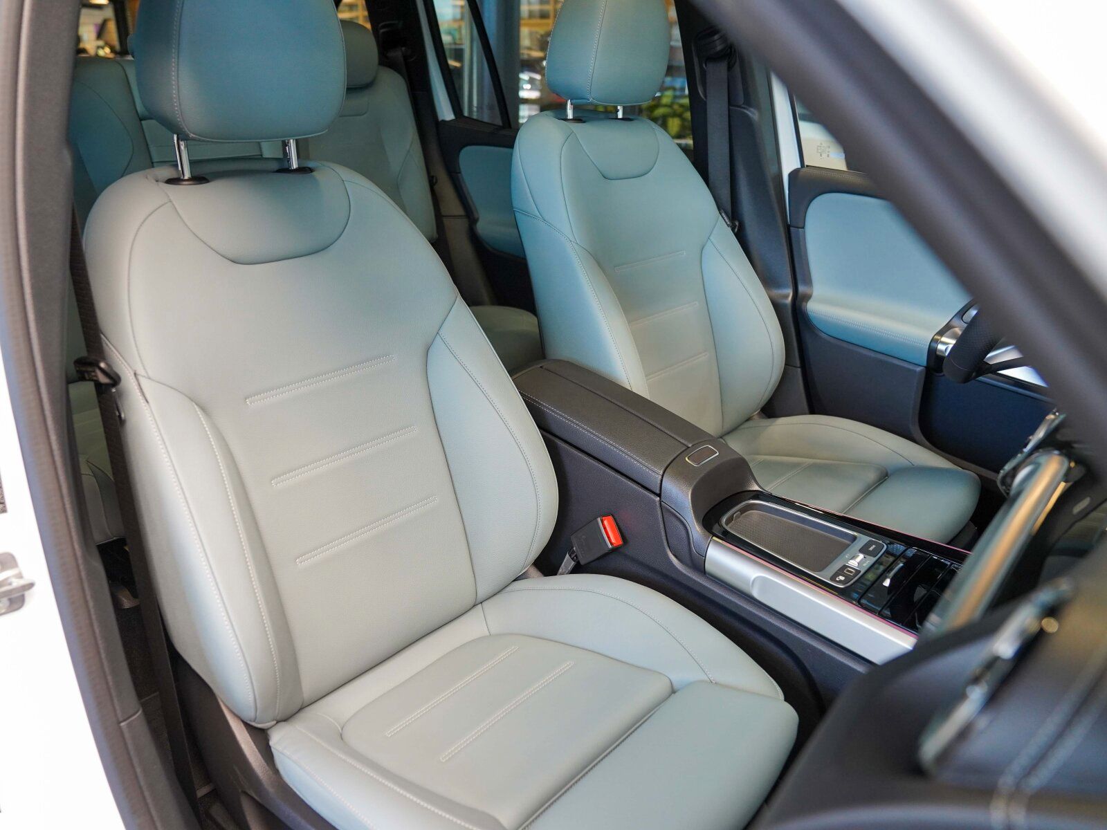 Mercedes-Benz EQB 350 4M AMG Premium Pano  Memory  Distronic foto 7