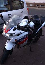 Honda CBR 125R JC50 - HONDA CB 125 J