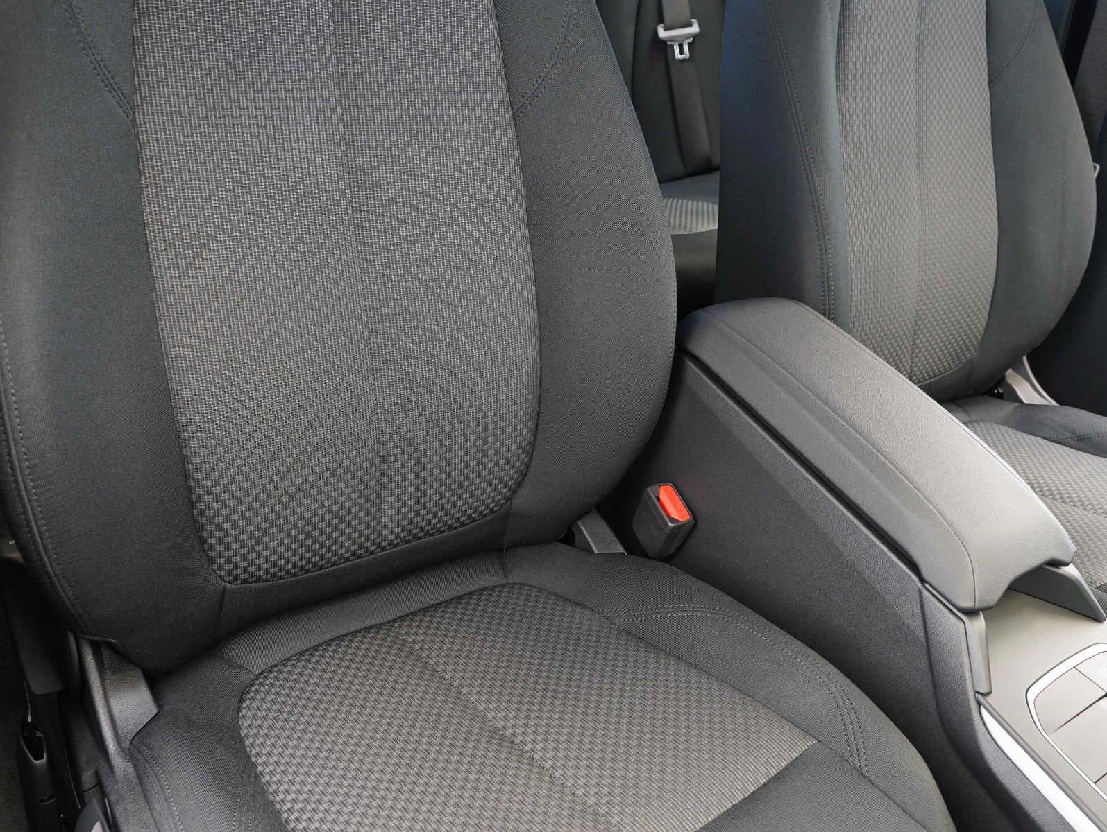 Fahrzeugabbildung BMW 120 d Advantage LED/NAVI/DRIVING-ASSISTANT