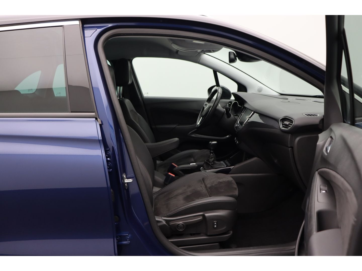 Fahrzeugabbildung Opel Crossland Ultimate 1.2 Totwinkelassistent Alcant