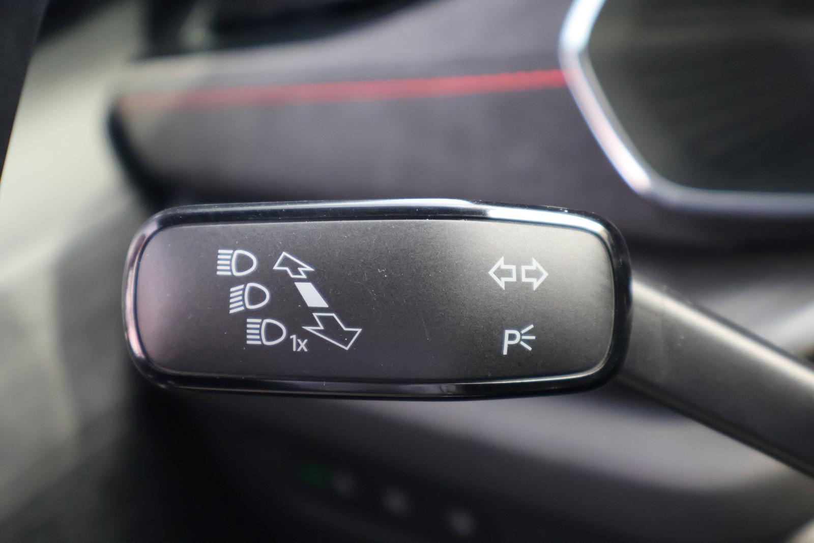 Skoda Octavia Combi 2.0 RS DSG LED Navi Sitzheizung