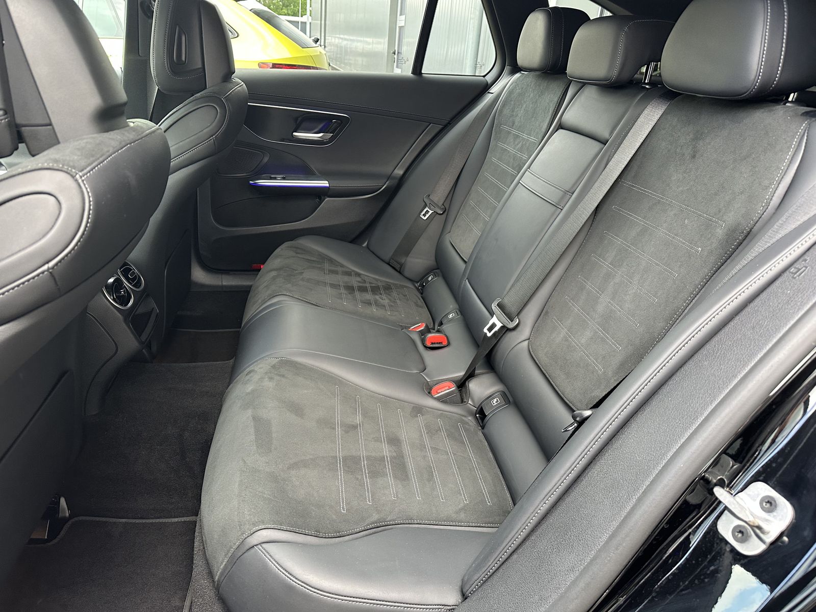 Fahrzeugabbildung Mercedes-Benz C 220d T AMG-Line 4Matic NAV+LED+ACC+HUD+PANO+PP