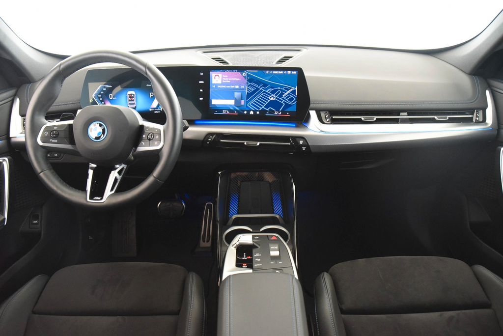 BMW iX1