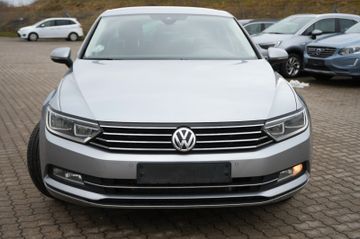 Volkswagen Passat - 2