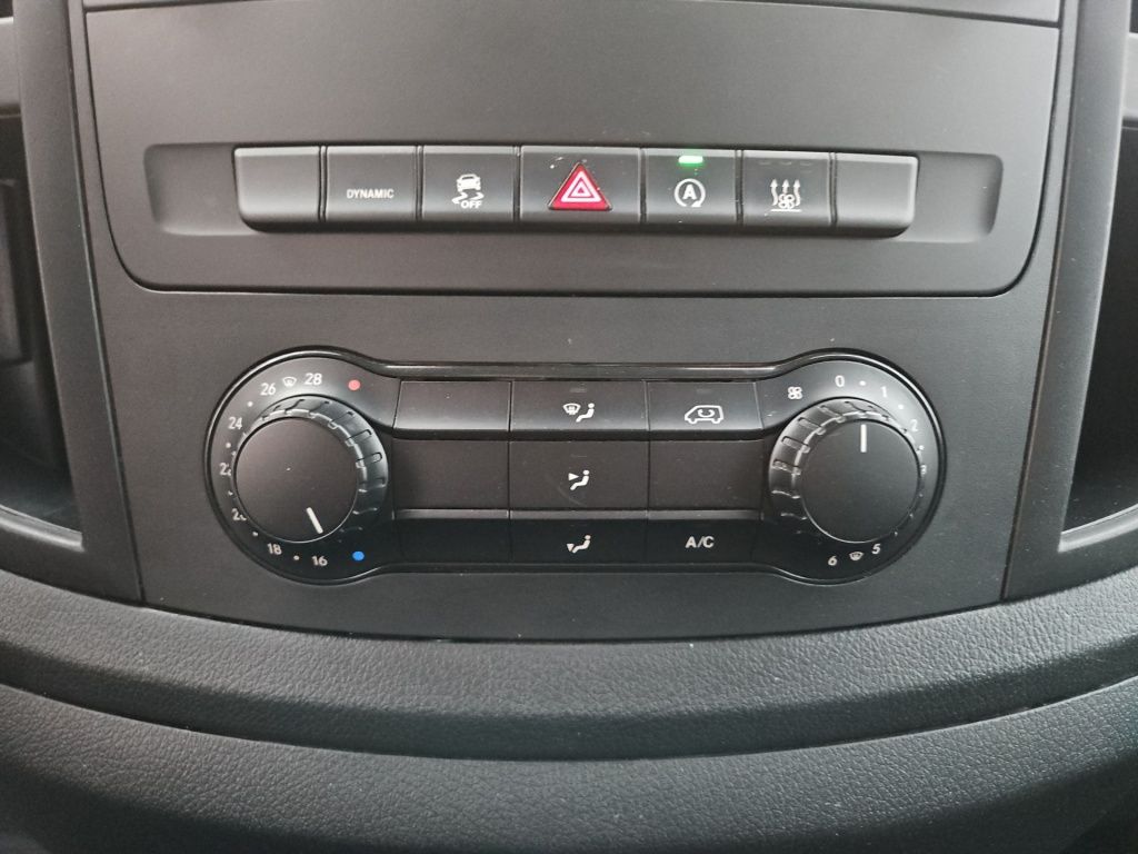 Fahrzeugabbildung Mercedes-Benz Vito 114 Kasten extralang LED-ILS AHK 2xST SHZ