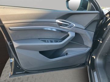 Audi Q8 e-tron - 10