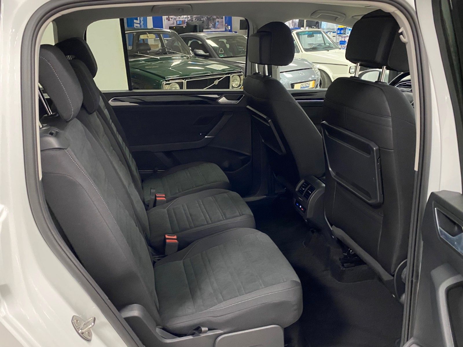 Fahrzeugabbildung Volkswagen Touran 1.5 TSI OPF DSG Highline R-Line+NAVI+LED+