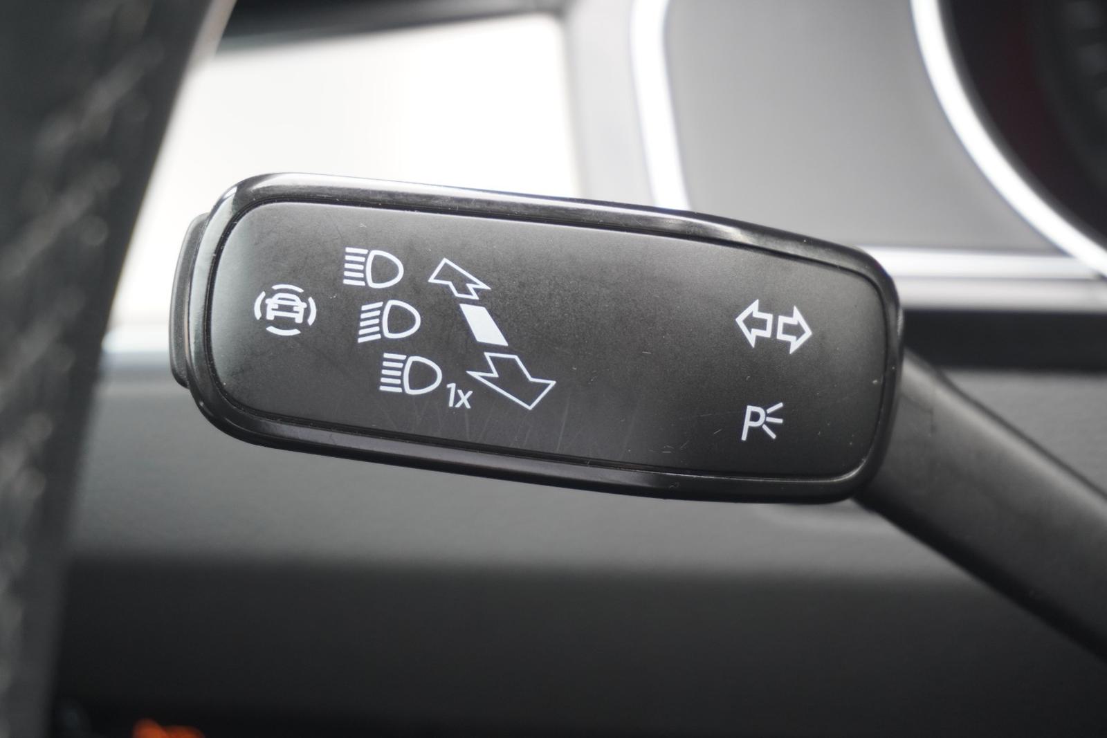 Volkswagen Passat 2.0 TDI R-Line DSG LED ACC AHK, миниатюра 30