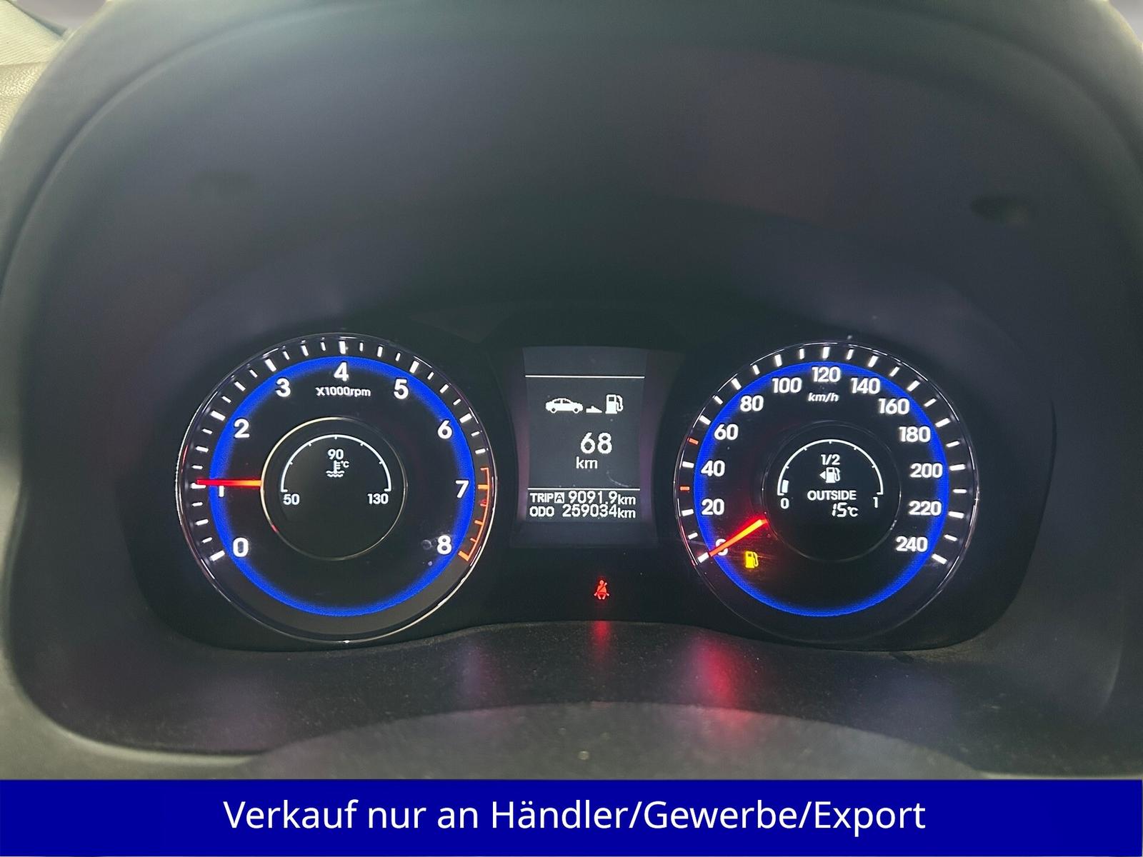 Hyundai i40 2013 — photo 10