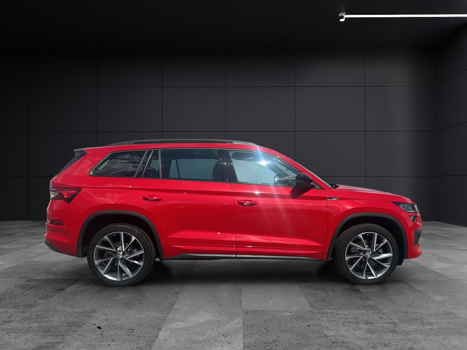 Fahrzeugabbildung SKODA Kodiaq TDI Sportline DSG 4x4 Matrix AHK Navi VC