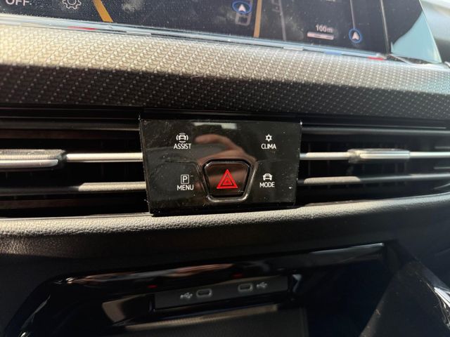 Golf 8 VIII R-Line 1.5 eTSI Navi ACC Apple CarPl