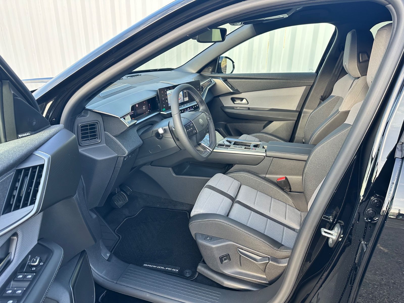 Fahrzeugabbildung Opel Grandland 1.2 48V Hybrid GS*Navi*SHZ*360°