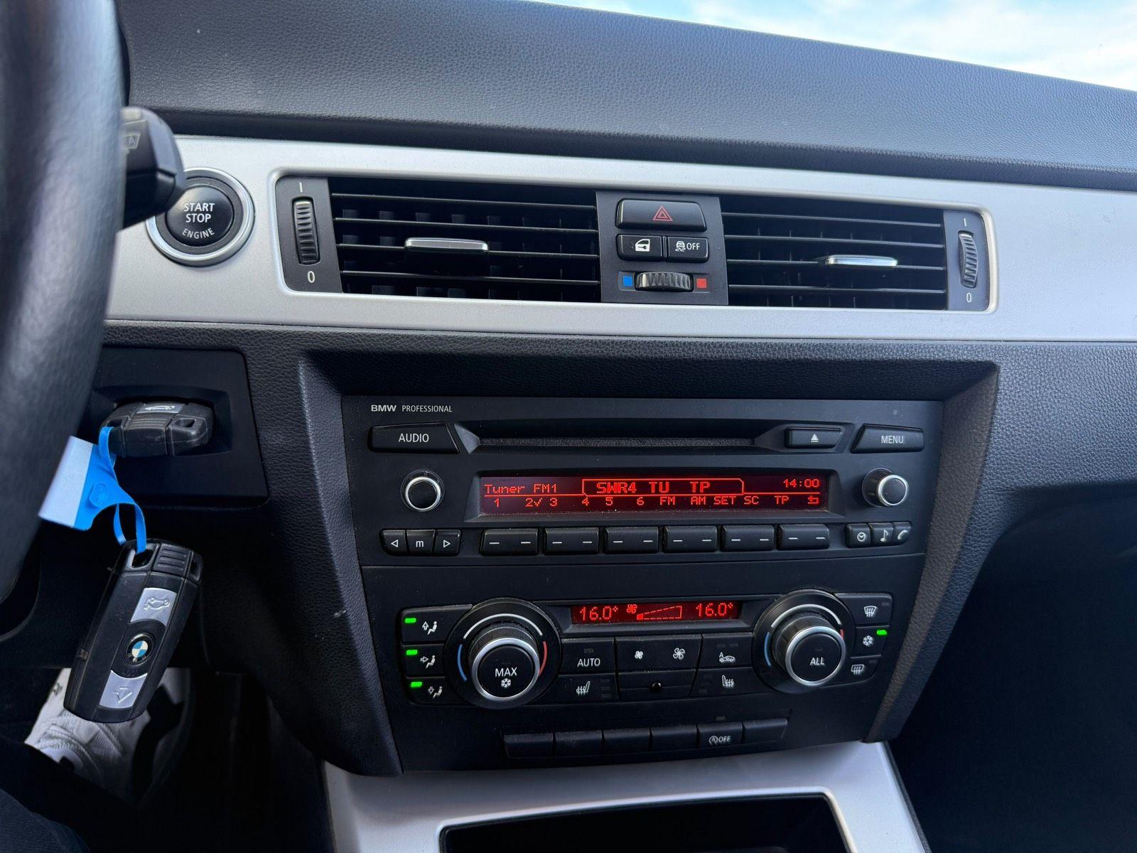 BMW 318 2012 — photo 11