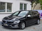 Volvo V60 Kombi Momentum *Scheckheft gepflegt*Navi*SHZ - Volvo mit Benzin-Antrieb