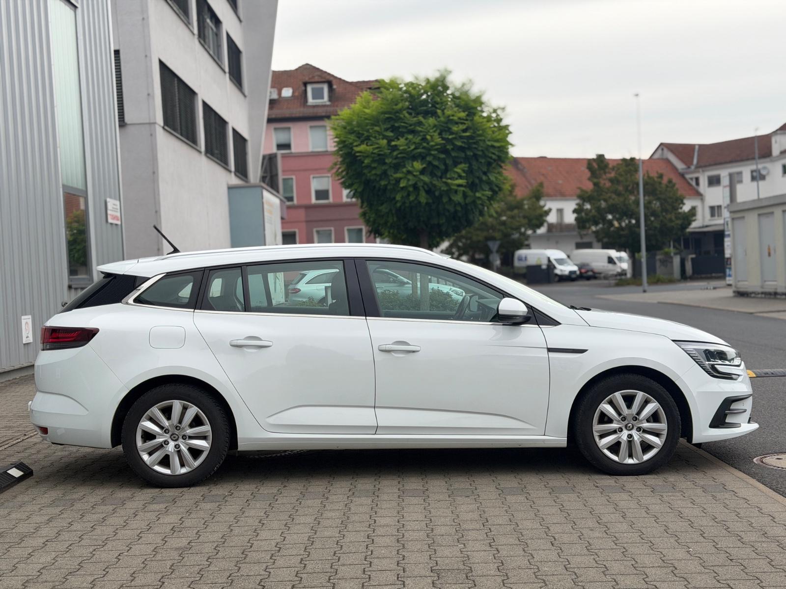 Renault Megane IV GT Automatik CarPlay Kamera AHK Spur