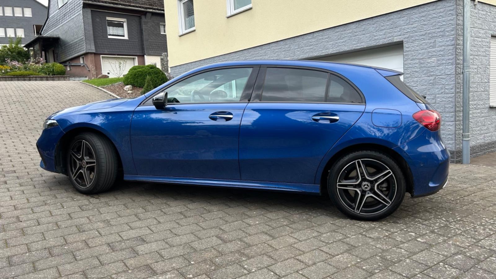 Mercedes-Benz A 250 e Plug-in-Hybrid DCT AMG / Top Zustand
