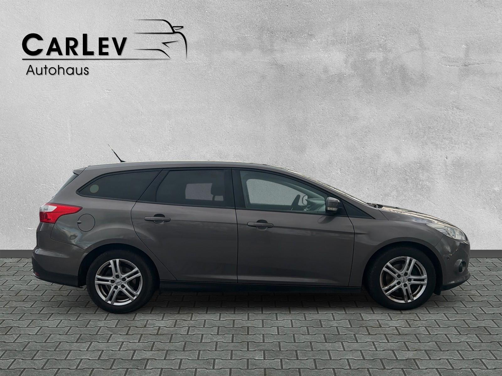 Ford Focus 2014 — photo 8
