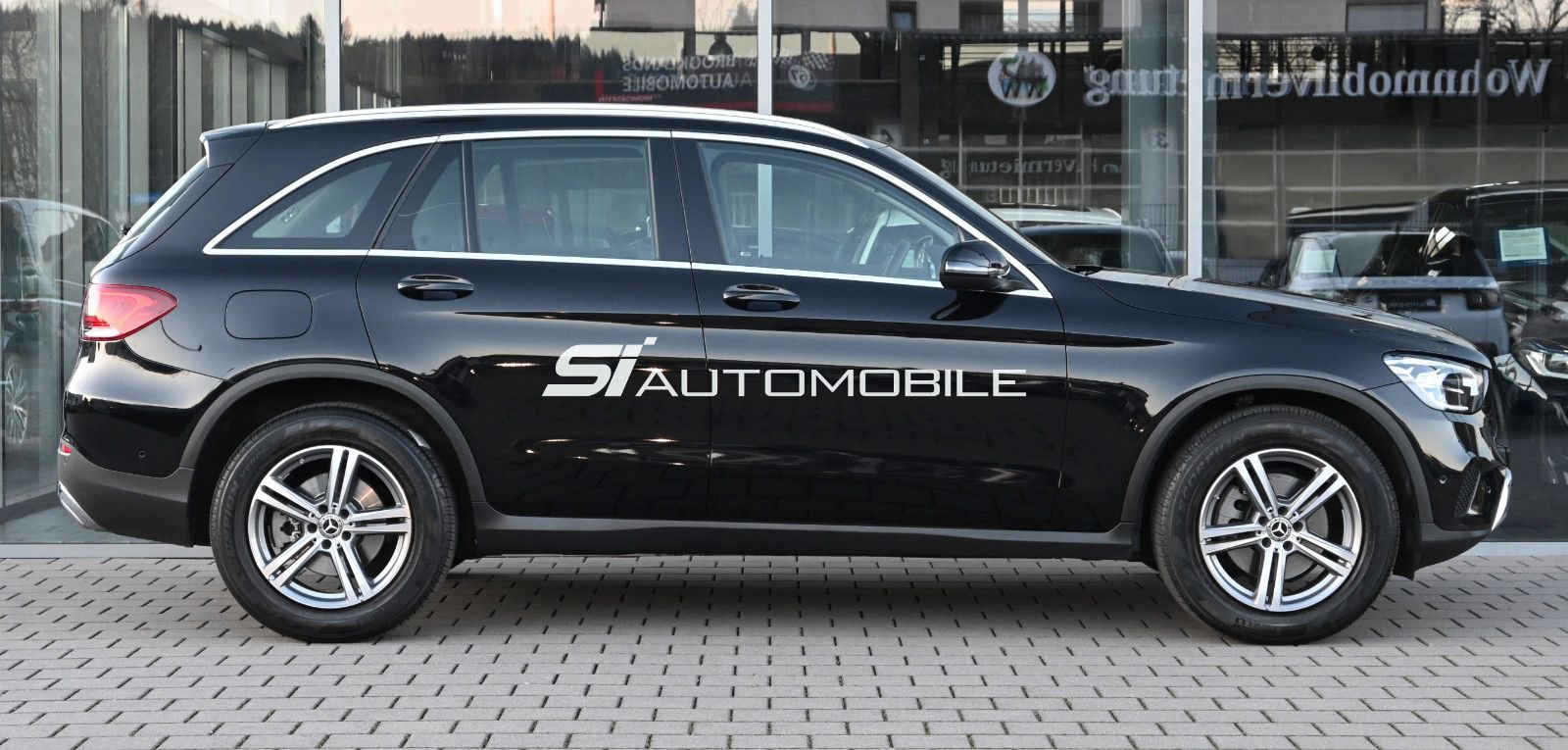Fahrzeugabbildung Mercedes-Benz GLC 300 4MAT. °AHK°AMG INTERIEUR°SOUND°KAMERA°