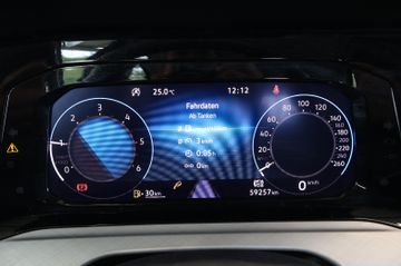 Volkswagen Golf VIII 2.0 TDI Life AID+ACC+LED+CARPLAY