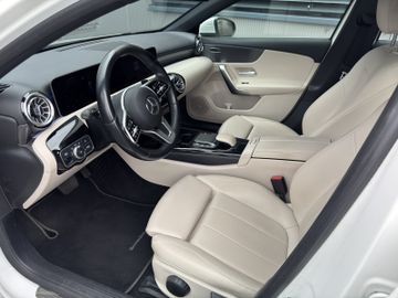 Bild 11 Mercedes-Benz A 180 Edition 19 Progressive Vollleder Kamera MB