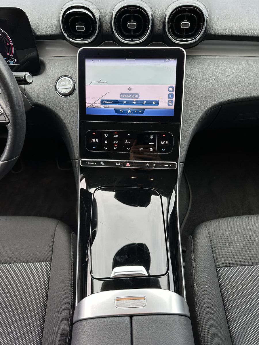 Fahrzeugabbildung Mercedes-Benz C 220d T Avantgarde NAV+LED+AHK+KAM+VCOCKPIT+1HD