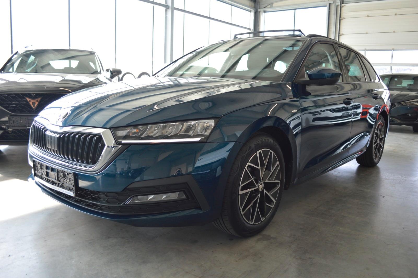 Skoda Octavia 2.0 TDI DSG Combi Clever AHK|PANO|STHZG