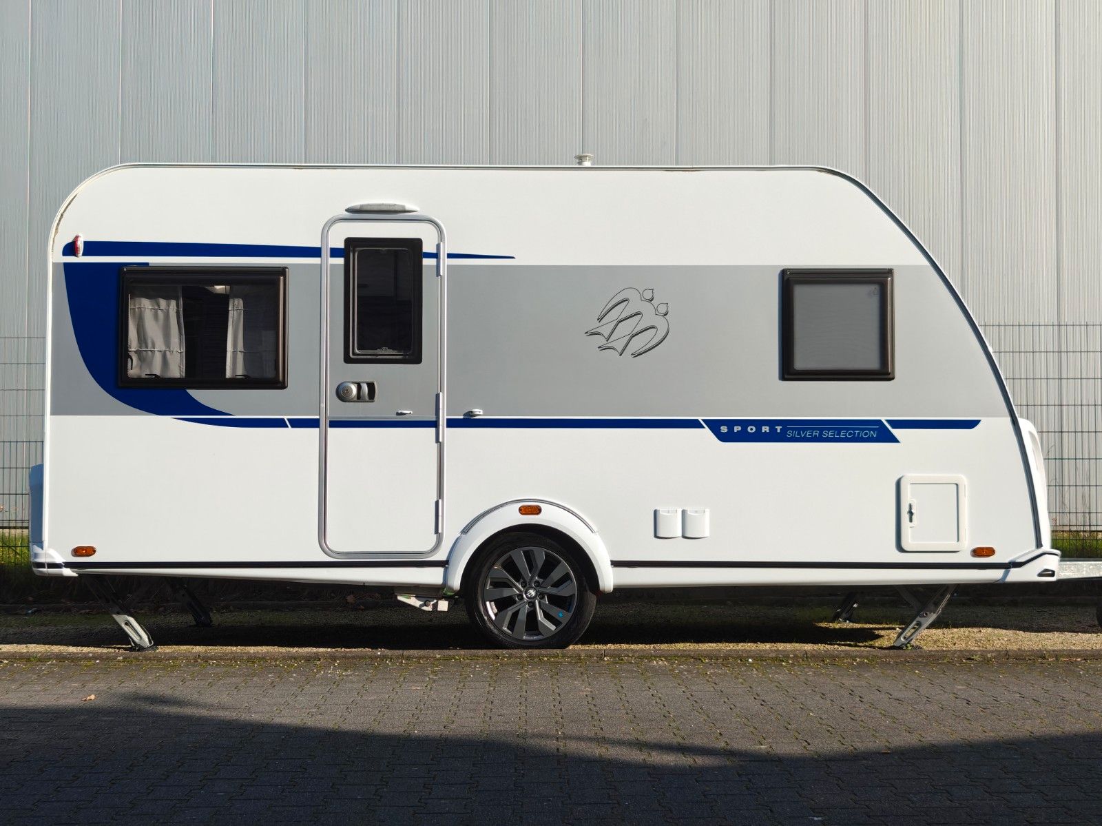 Fahrzeugabbildung Knaus Sport 450 FU Silver Selection - Rangiersystem -