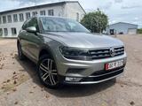 Volkswagen Tiguan Highline BMT/Start-Stopp 4Motion - silberne Volkswagen Tiguan