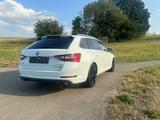 Skoda Superb 2.0 TSI DSG 4x4 Style Combi Style - Skoda Superb von privat