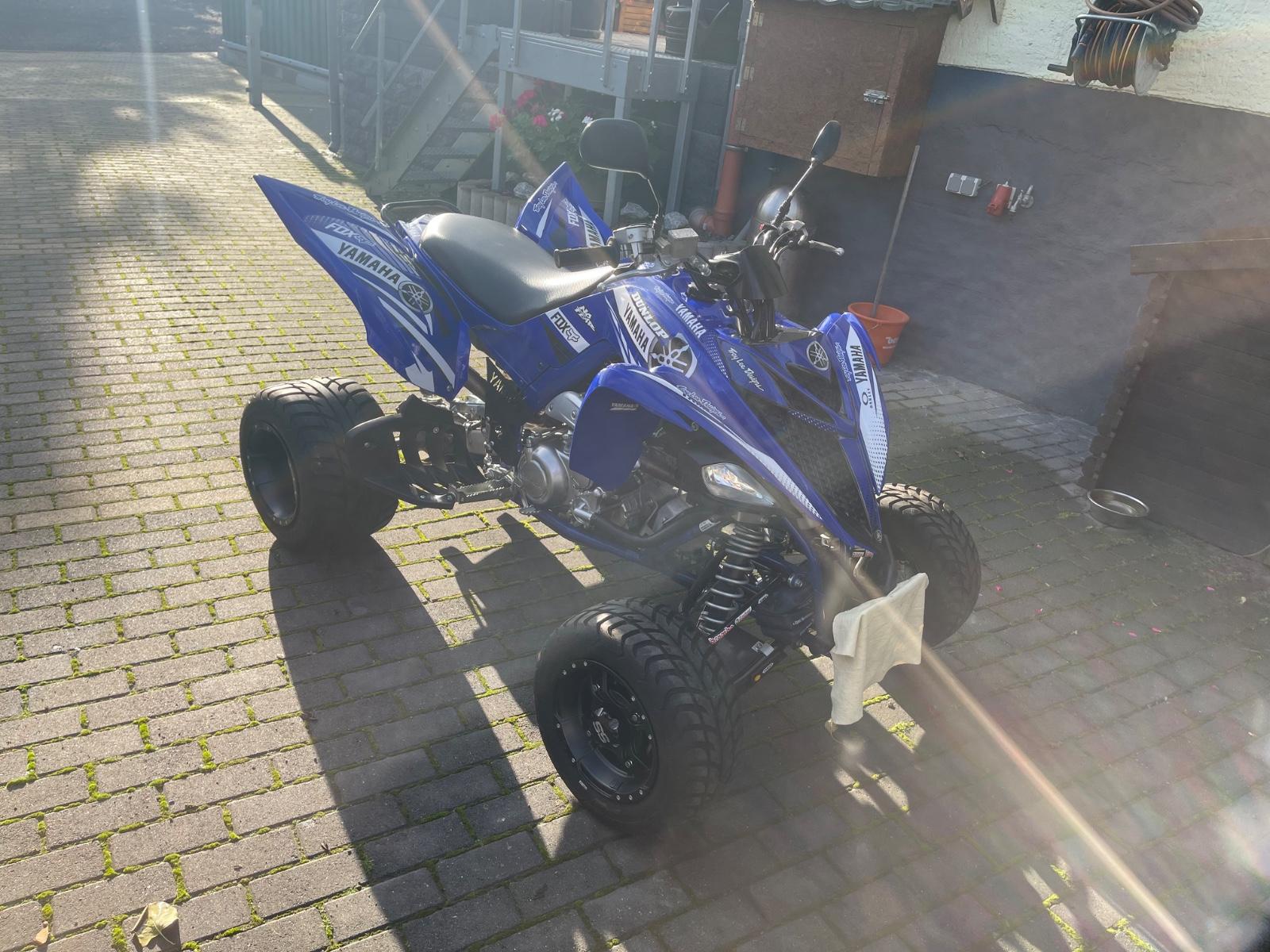 Yamaha Raptor 2015 — вигляд ззаду