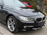 BMW 330d xDrive Touring|Luxury-Line|Panorama|HUD|NAV - BMW 330 Gebrauchtwagen