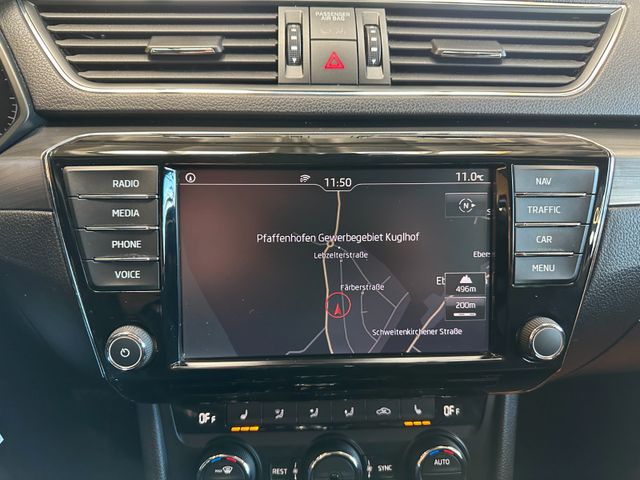 Skoda Superb Combi Style 4x4 *SZHZ*PDC*AHK*NAVI*KLIMA*