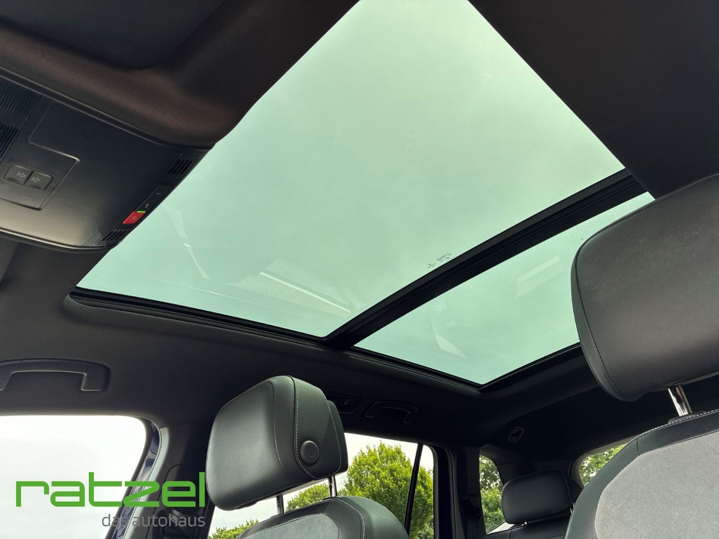 Fahrzeugabbildung Volkswagen Tiguan Allspace 4Motion R-Line DSG HUD Pano RFK