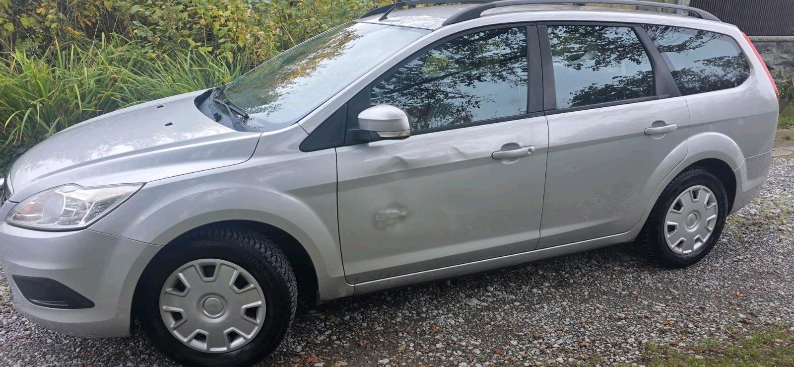 Ford Focus 2009 — салон