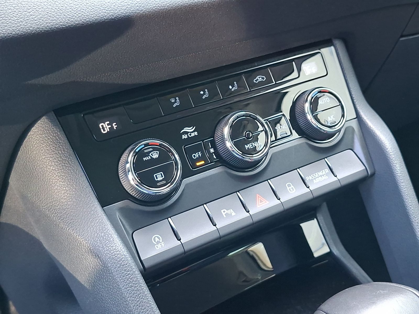 Fahrzeugabbildung SKODA Karoq 1.5L DSG*ACC*Smartlink*LED*DAB*ViCo**