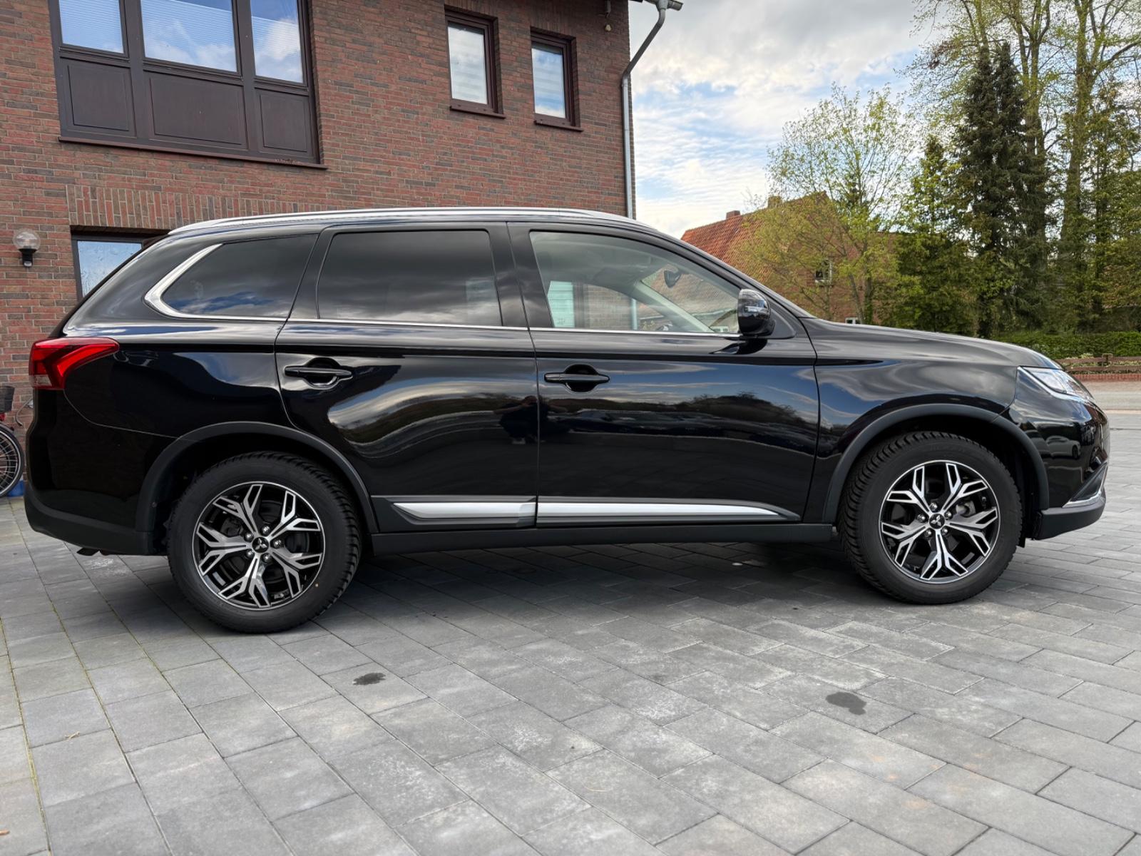 Mitsubishi Outlander 2.0 CVT Diamant Ed. 2WD I AHK I KAM