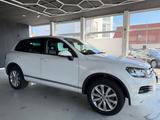 Volkswagen Touareg V8 TDI*KEYLES*NAVI*XENON*LEDER*AHK - Volkswagen Touareg: Alcantara