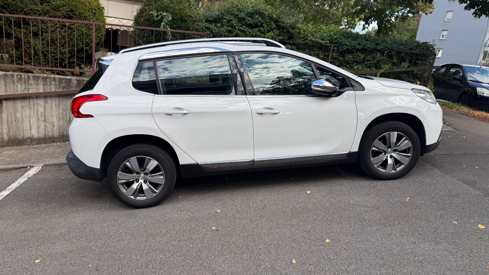 Peugeot 2008 Allure, Automatik, 79.900 KM, Top Zustand