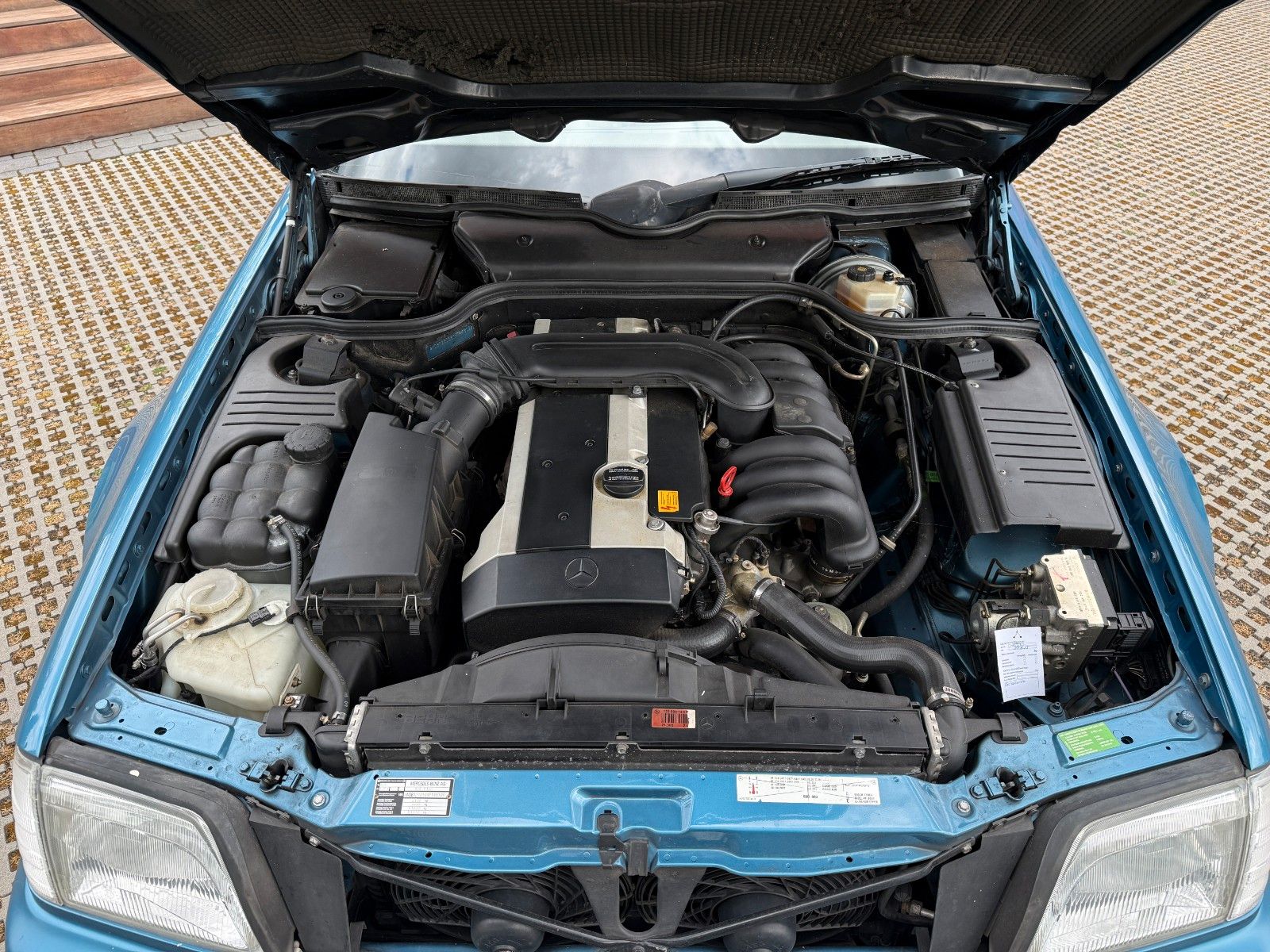 Fahrzeugabbildung Mercedes-Benz SL 280