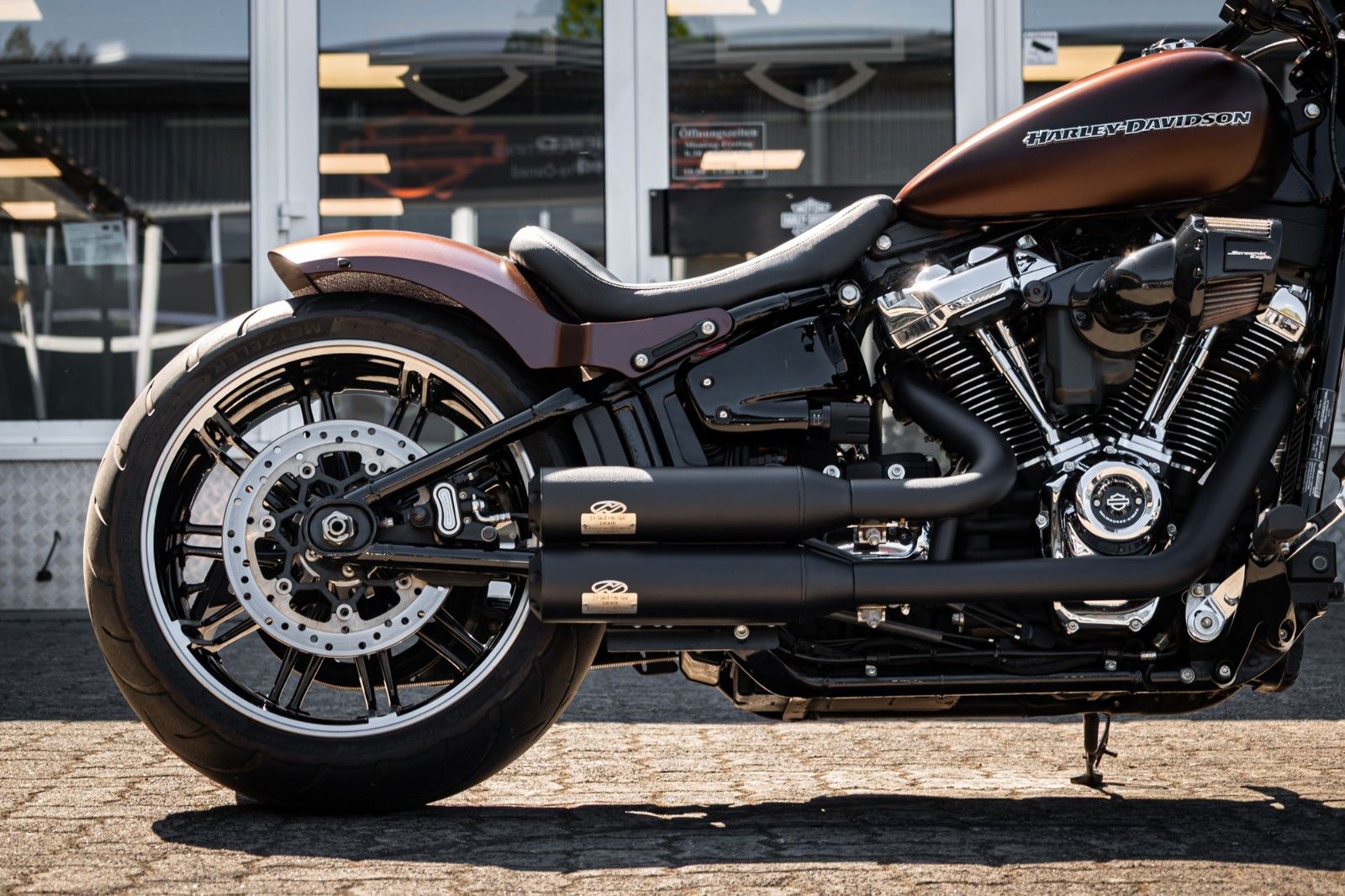 Fahrzeugabbildung Harley-Davidson BREAKOUT FXBR - Jekill & Hyde - Screaming Eagle