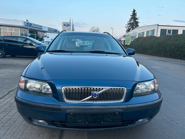 Volvo V70 2.4